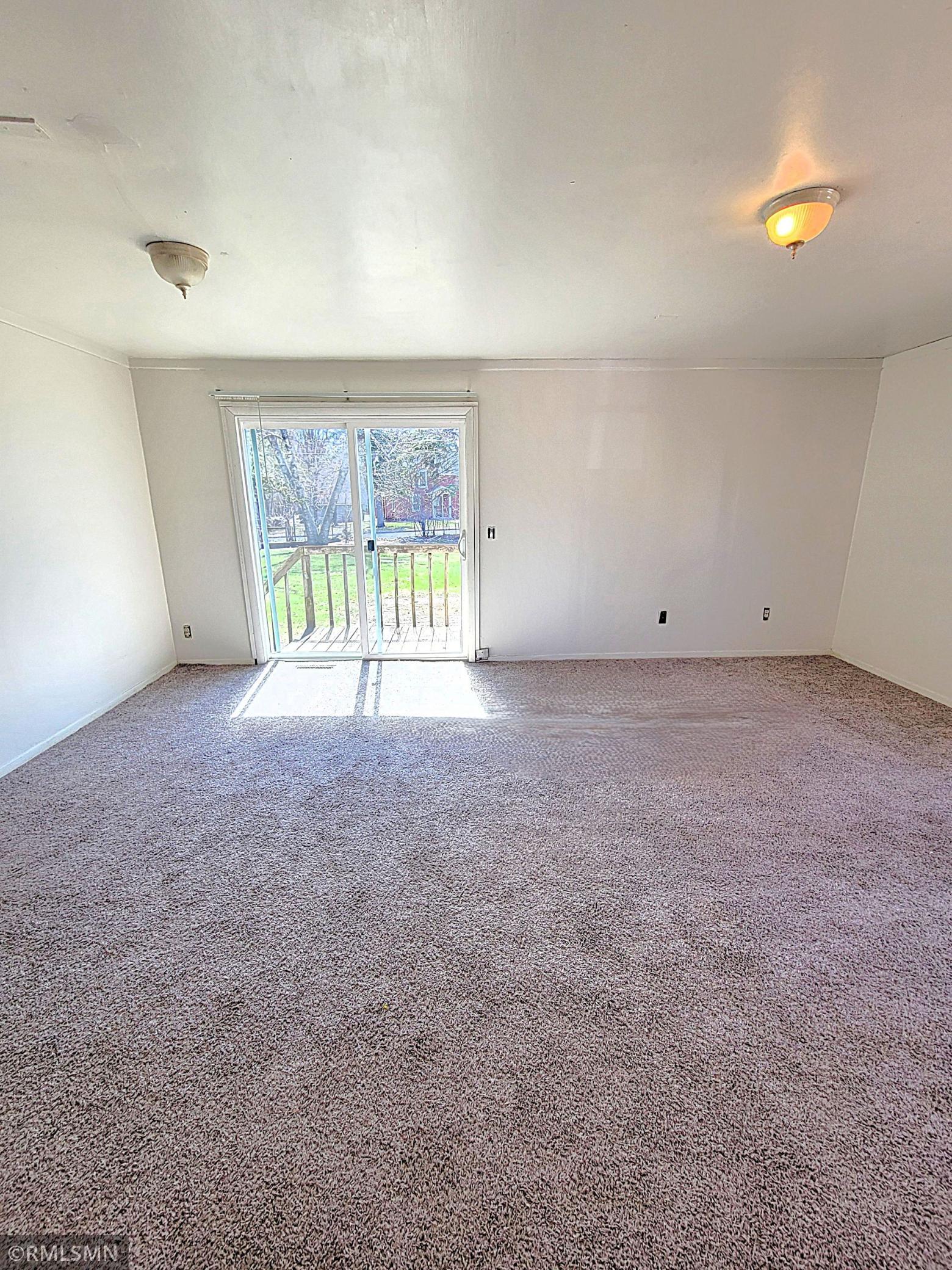 518.5 E Walnut Street Property Photo 7