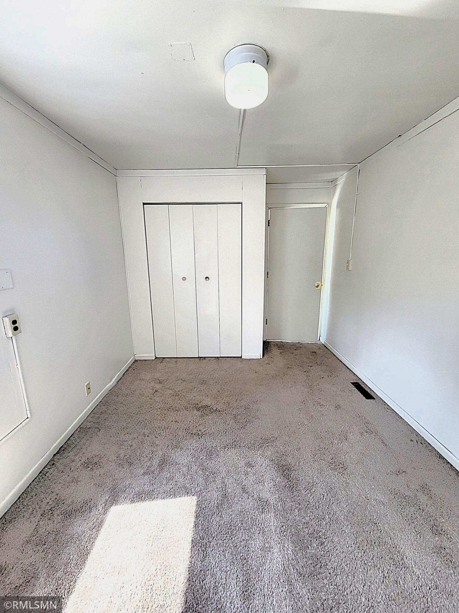 518.5 E Walnut Street Property Photo 13