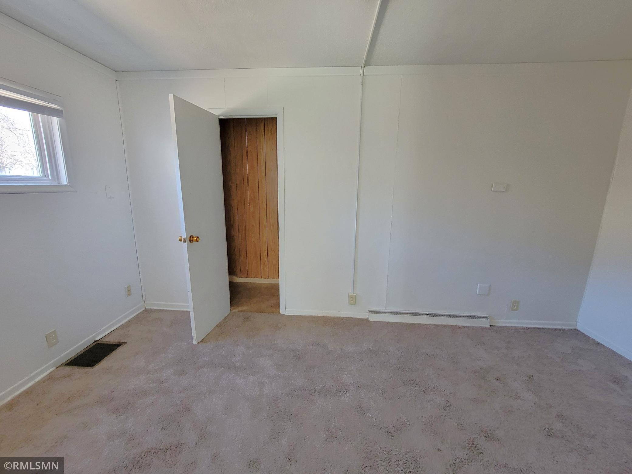 518.5 E Walnut Street Property Photo 15