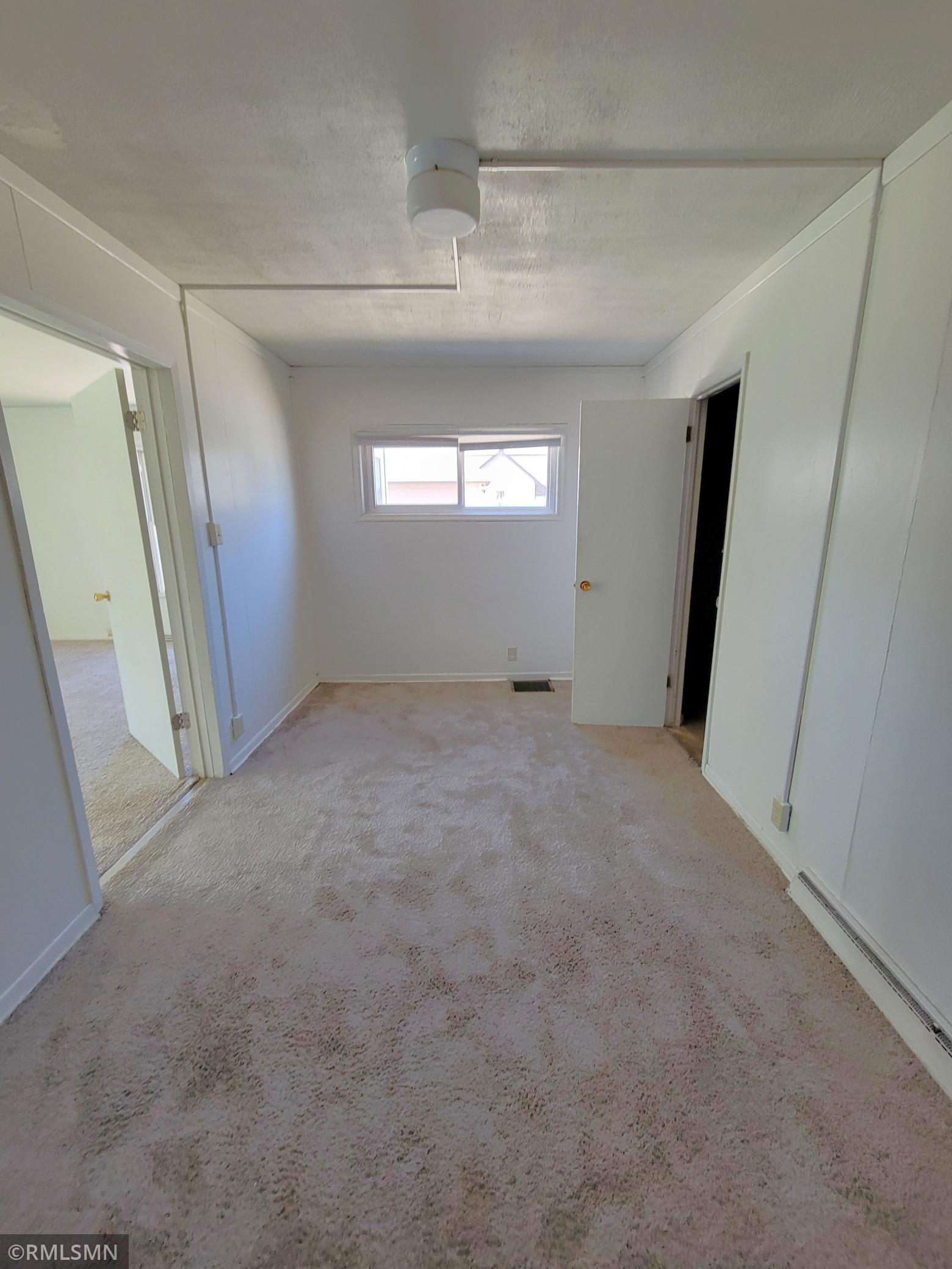 518.5 E Walnut Street Property Photo 16