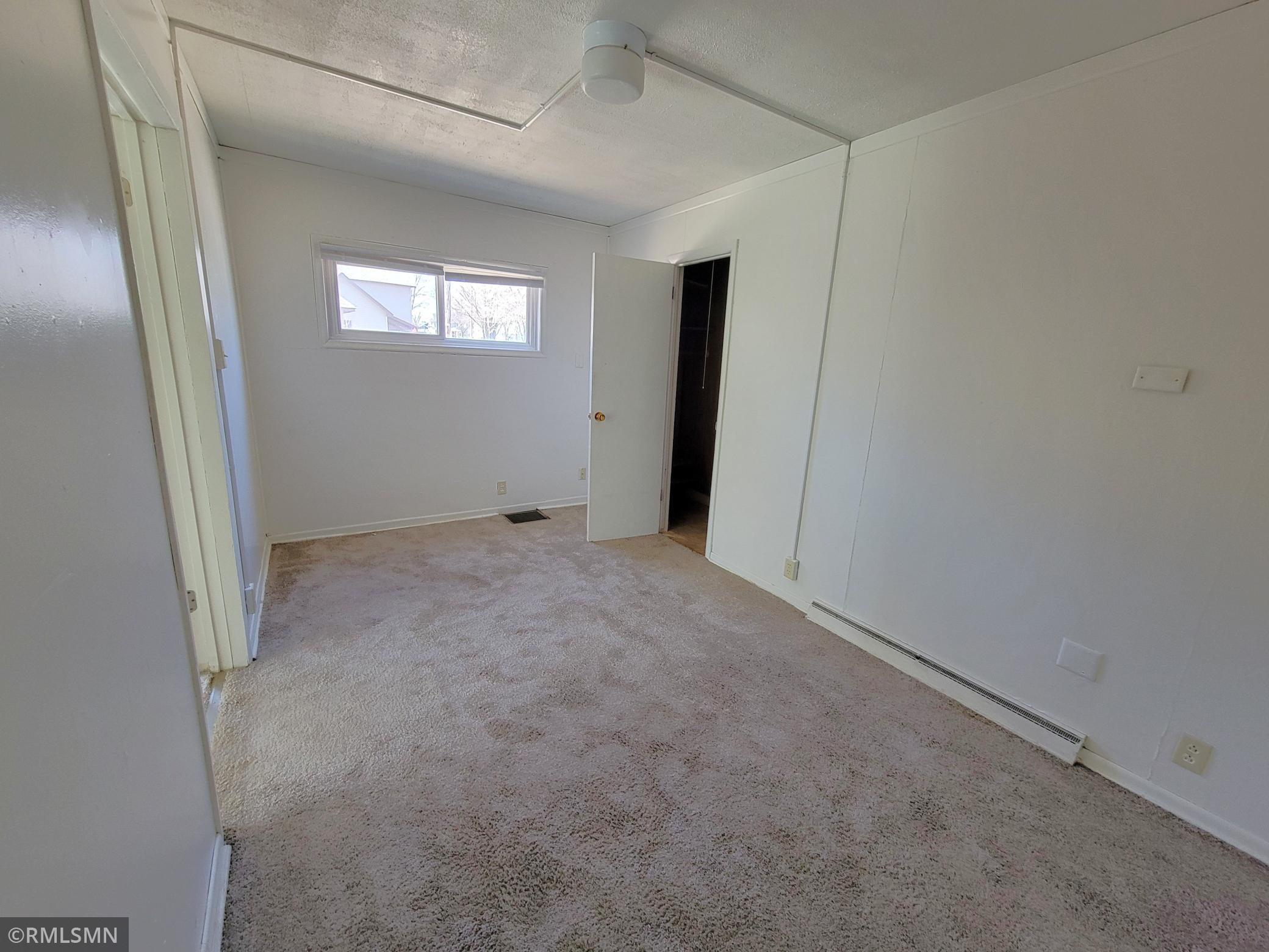 518.5 E Walnut Street Property Photo 17