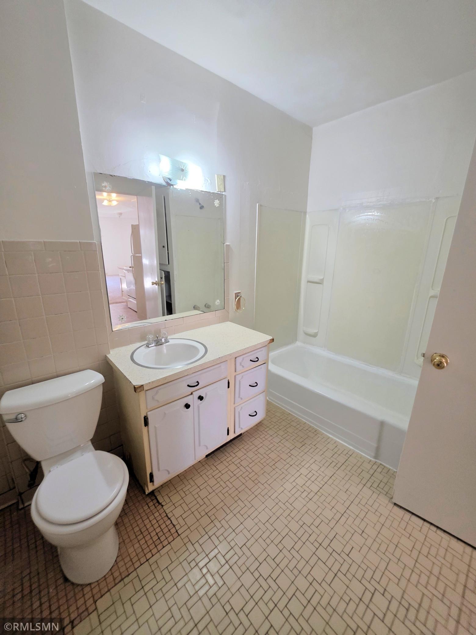 518.5 E Walnut Street Property Photo 20