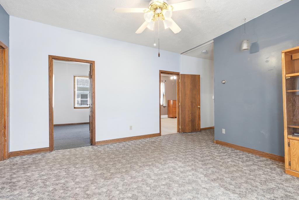 102 E Lyon Street Property Photo 6