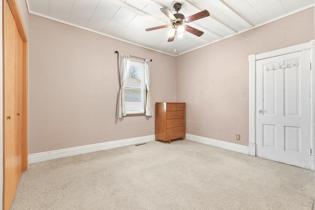 102 E Lyon Street Property Photo 9