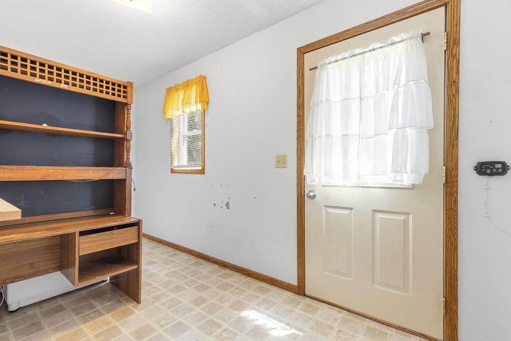 102 E Lyon Street Property Photo 17