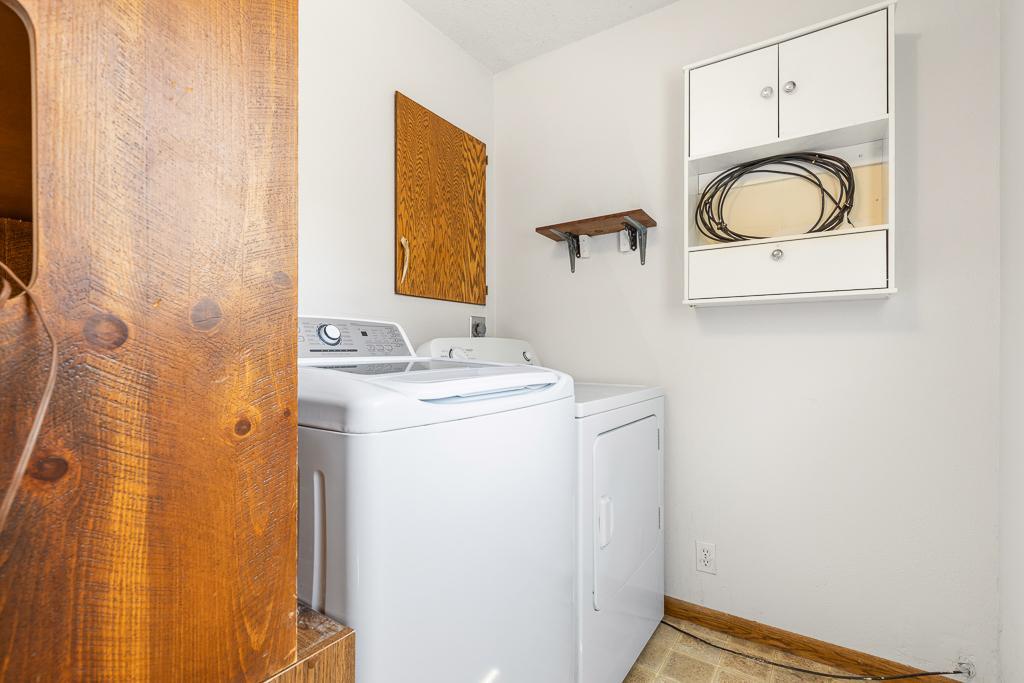 102 E Lyon Street Property Photo 19