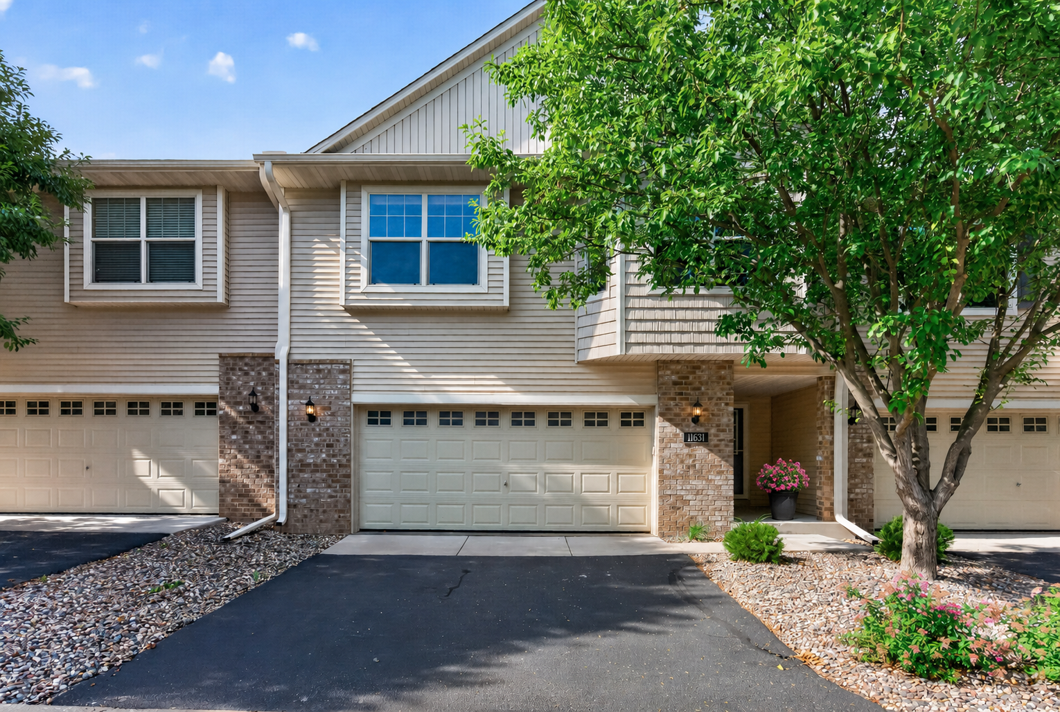 11631 Prospect Curve Property Photo 1