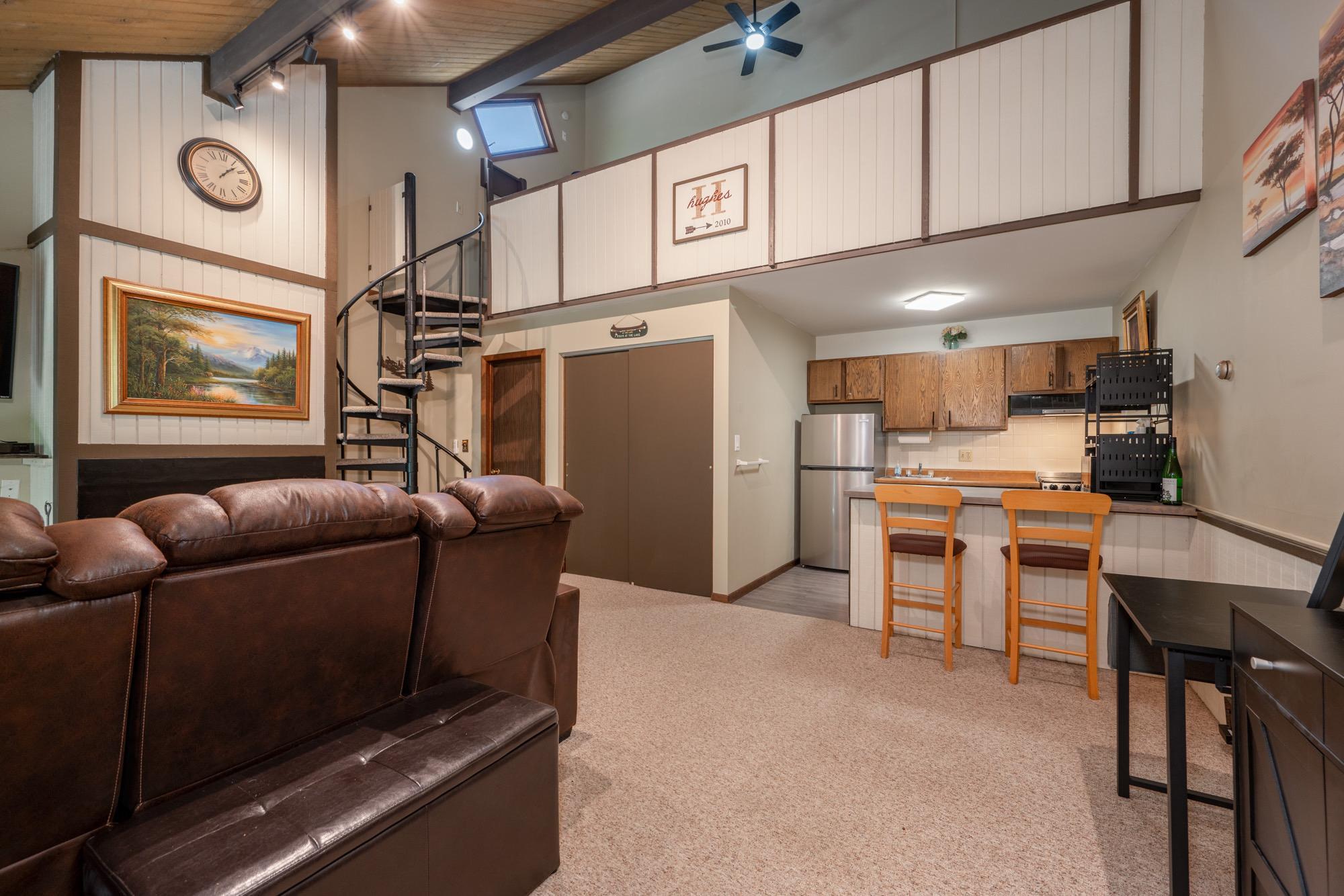 306 Quadna Mountain Road Property Photo 4