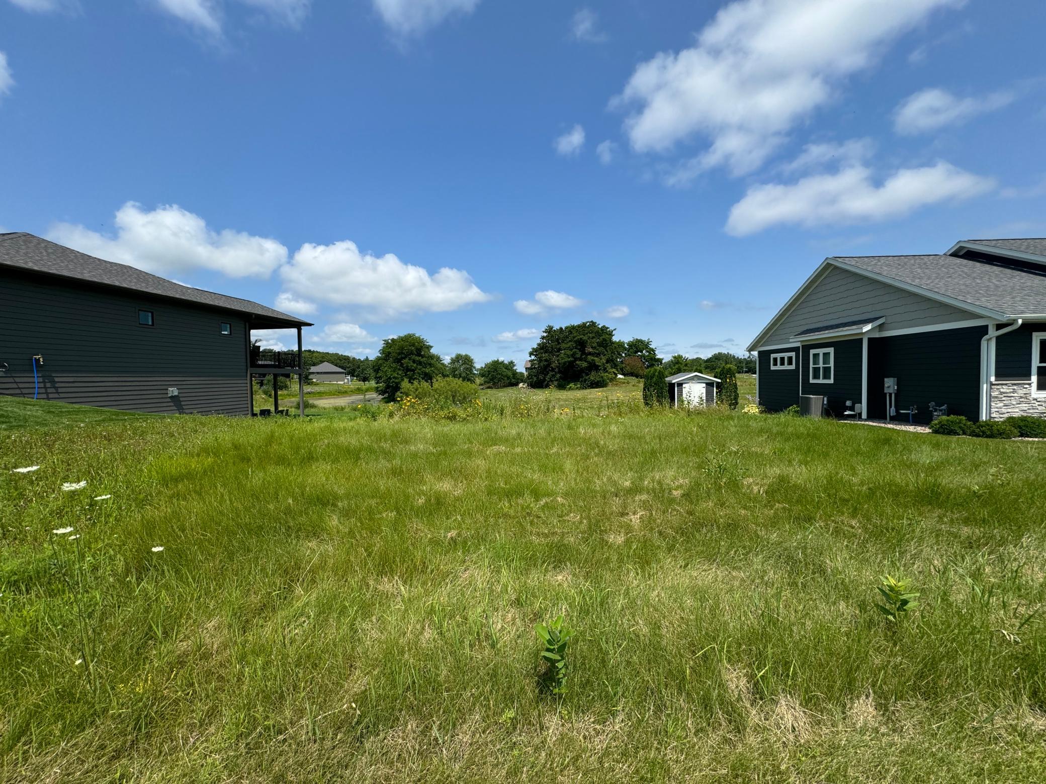 105 Emerald Lake Drive Property Photo 3