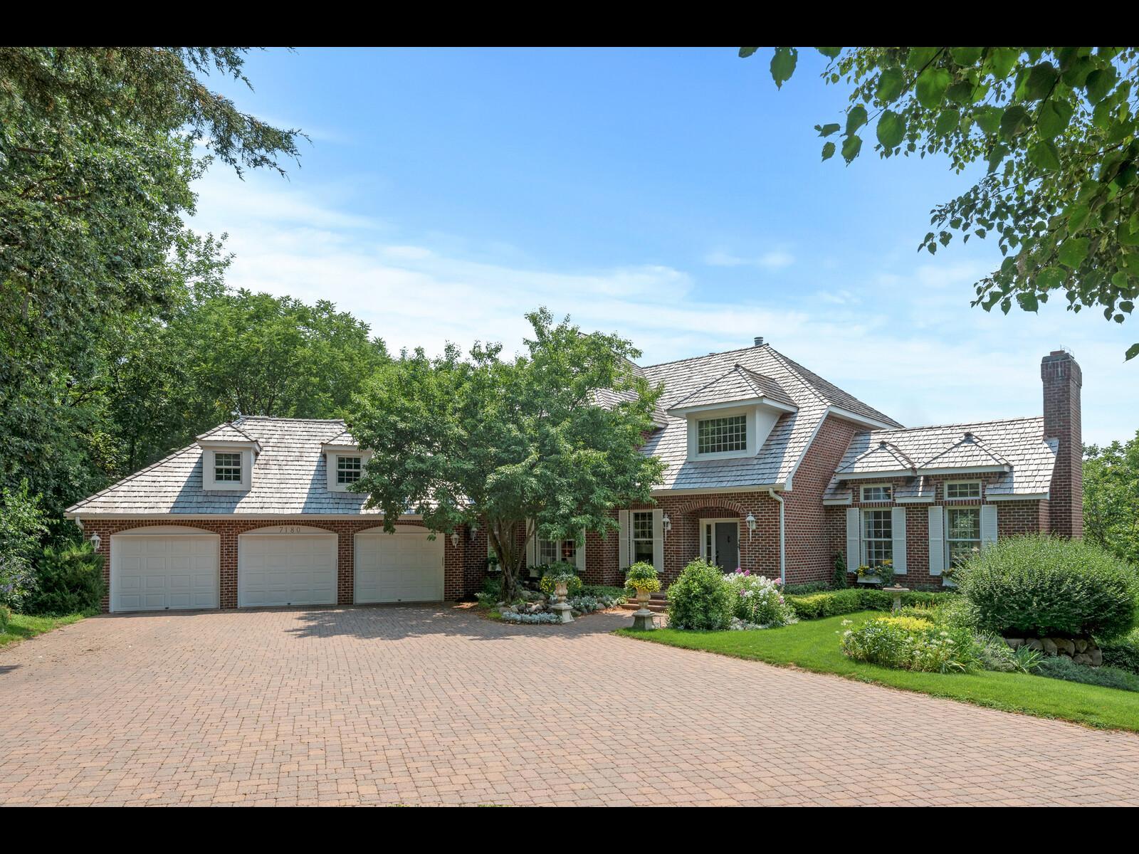 7180 Kenmare Drive Property Photo 2
