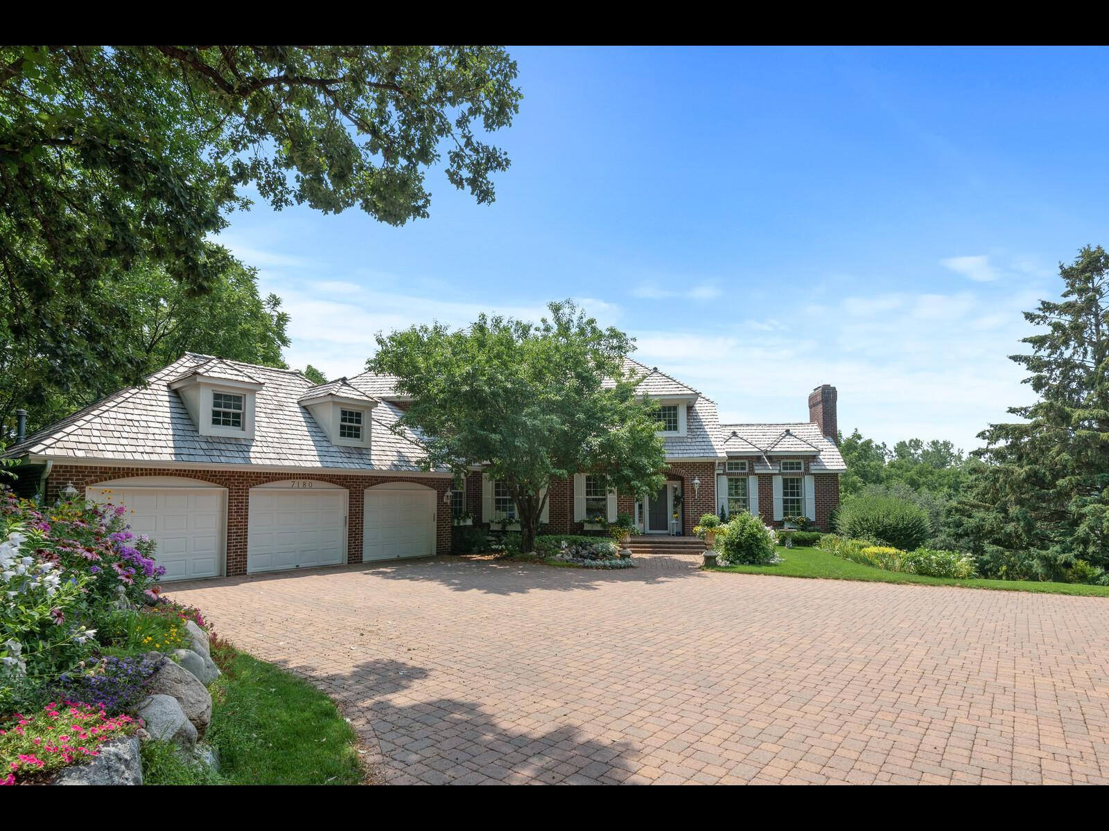 7180 Kenmare Drive Property Photo 8