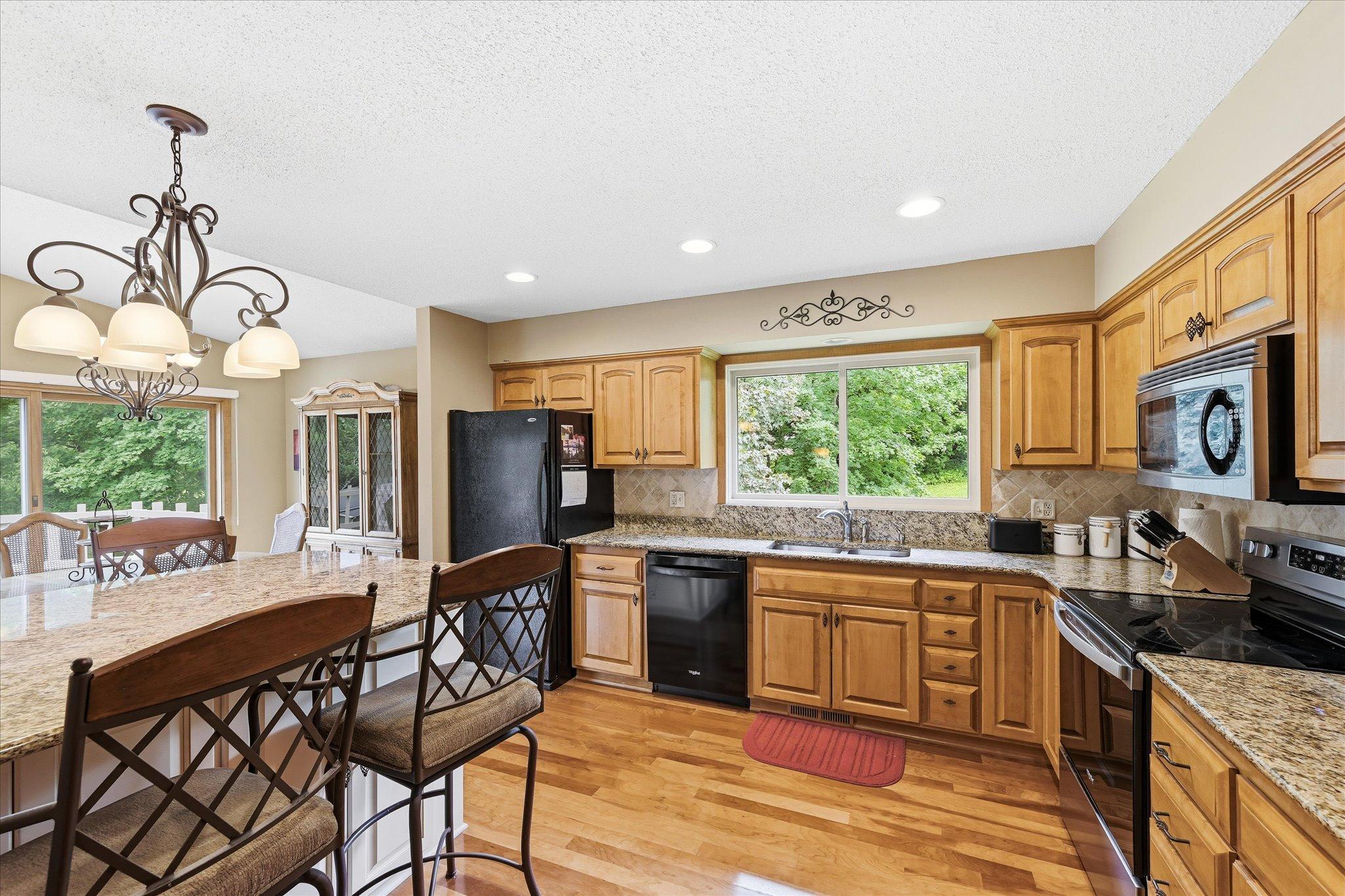 1484 Crest Drive Property Photo 6