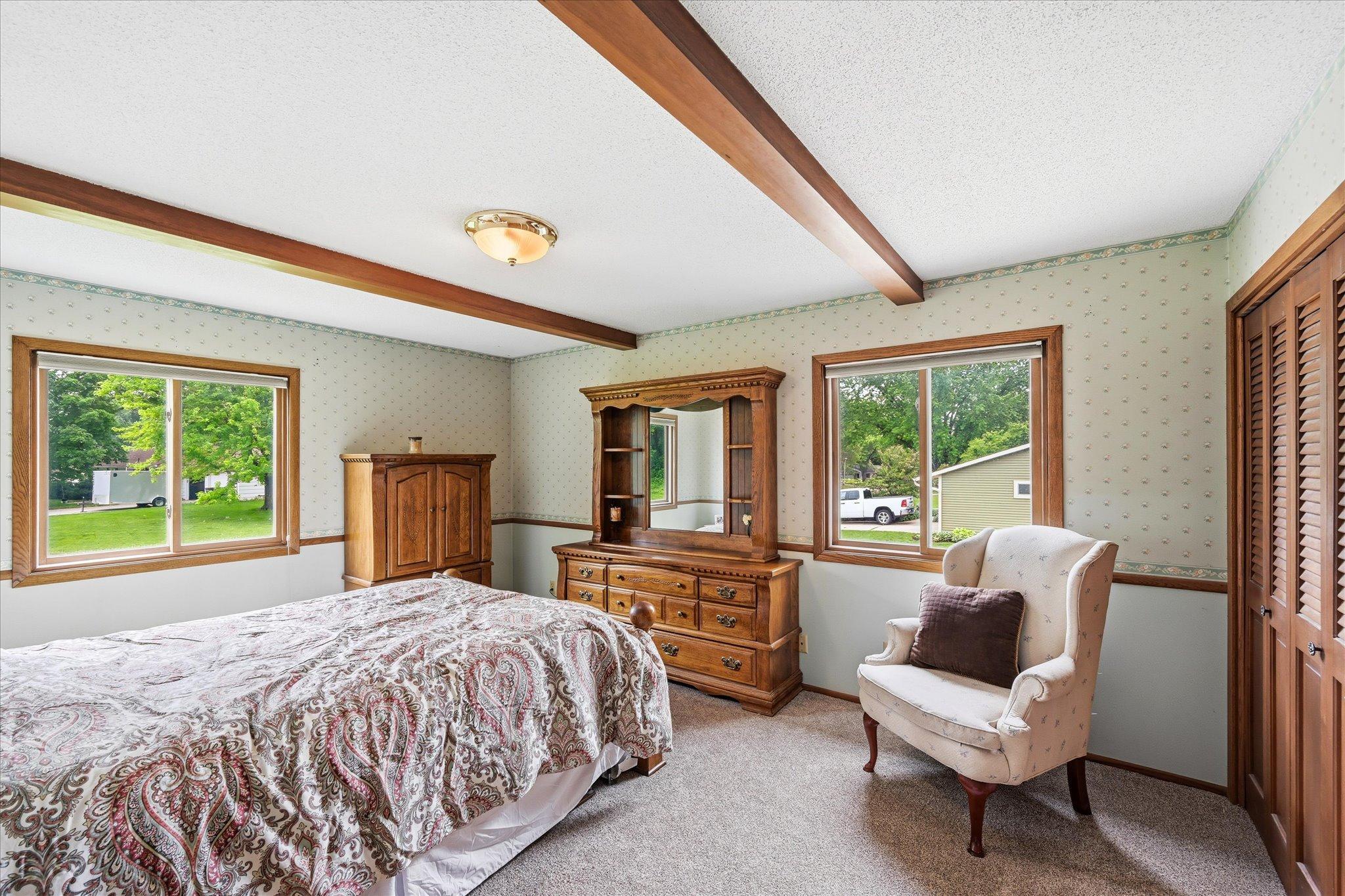 1484 Crest Drive Property Photo 11