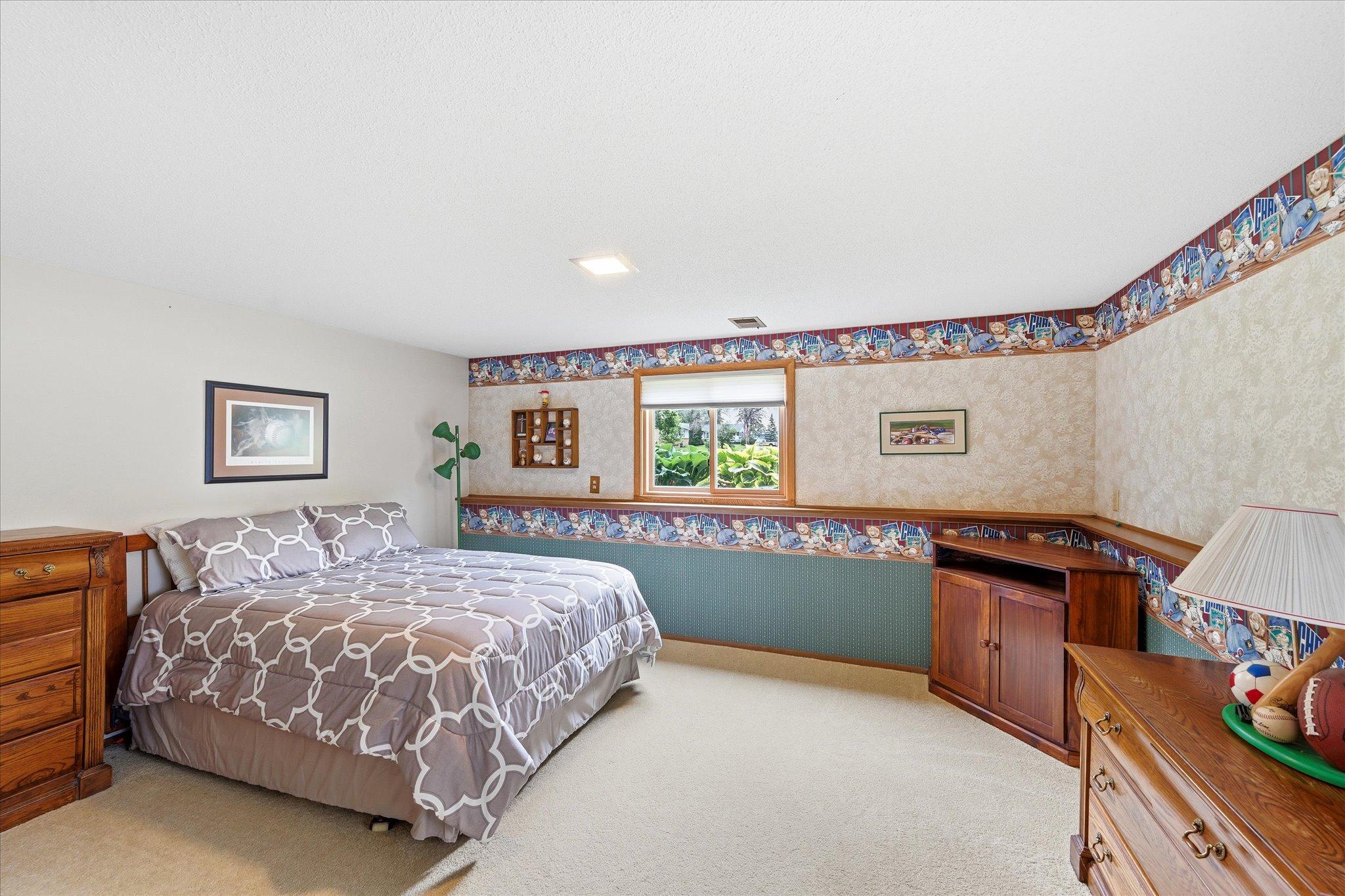 1484 Crest Drive Property Photo 13