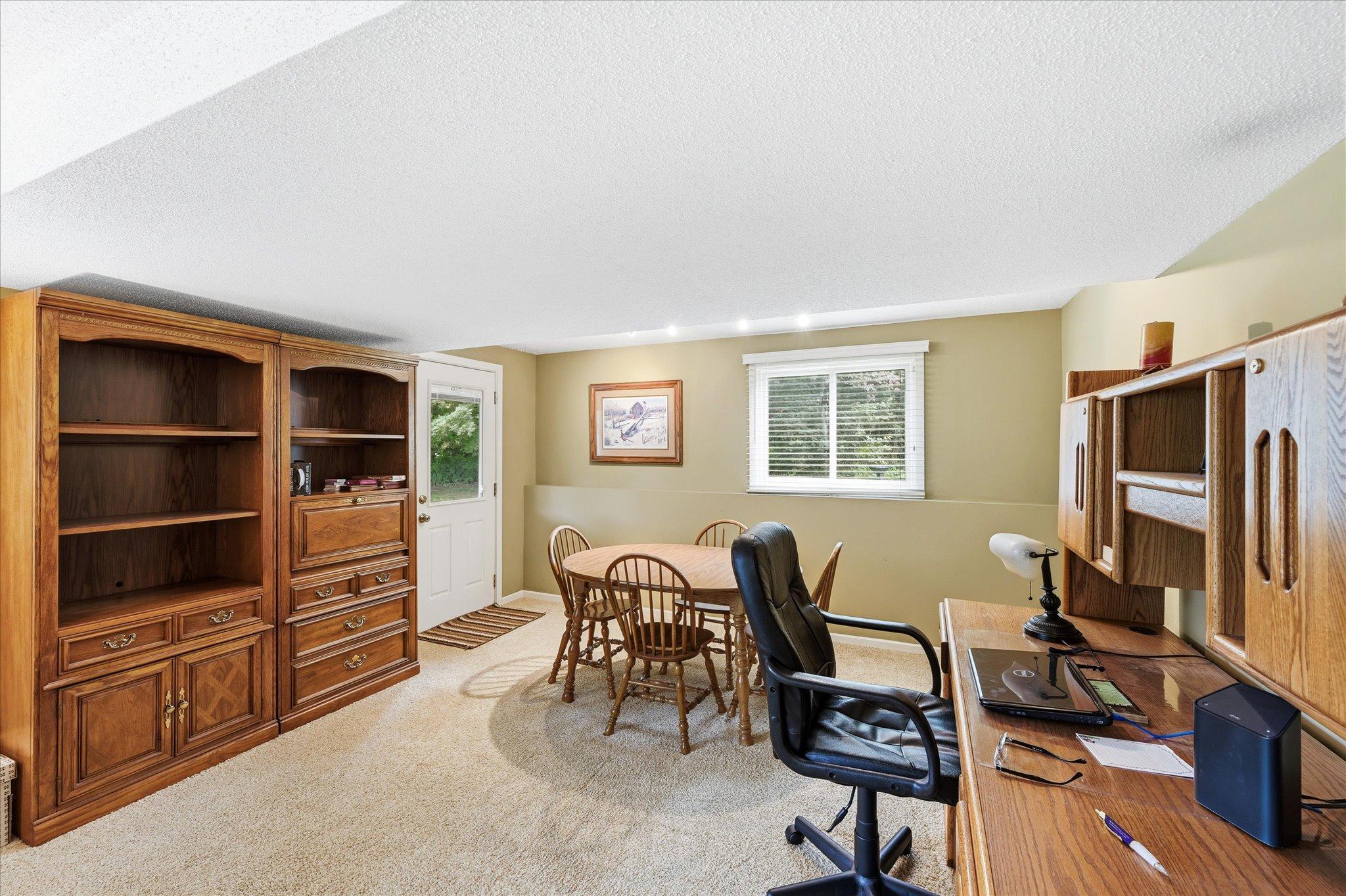 1484 Crest Drive Property Photo 20