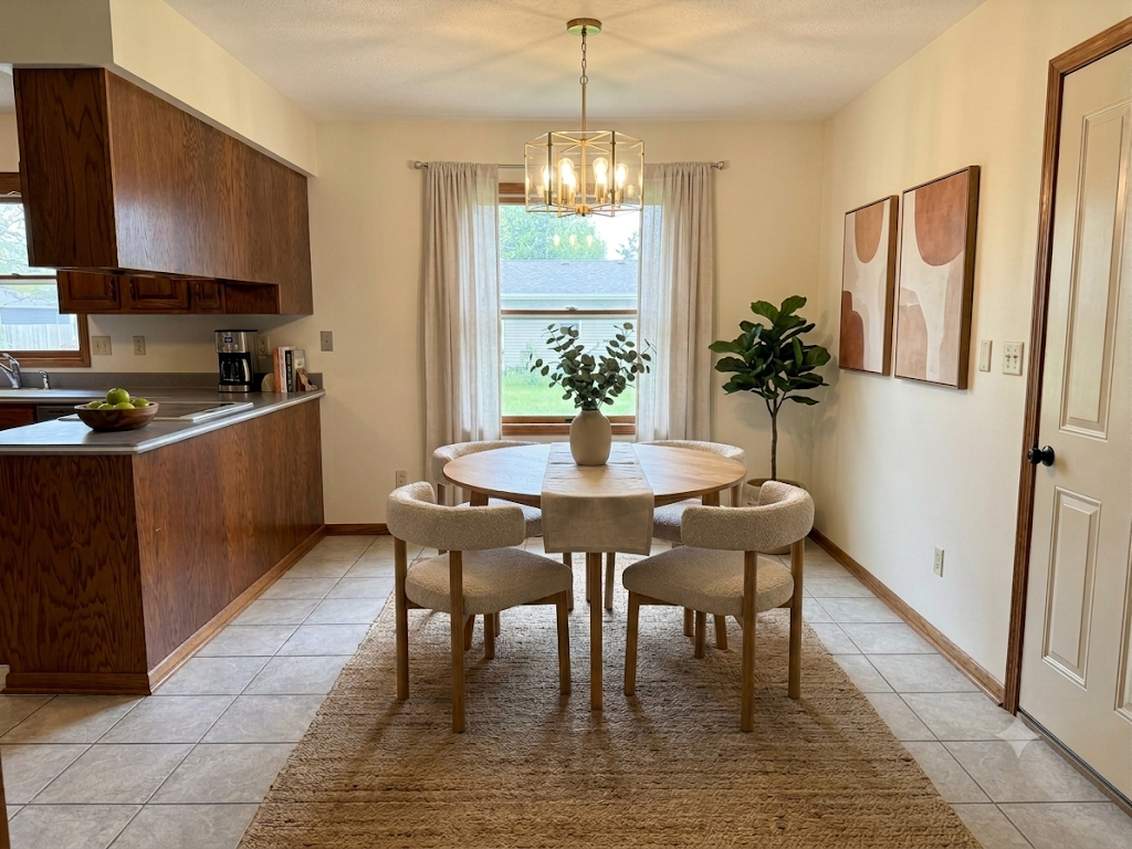 1216 Parkside Drive Property Photo 4