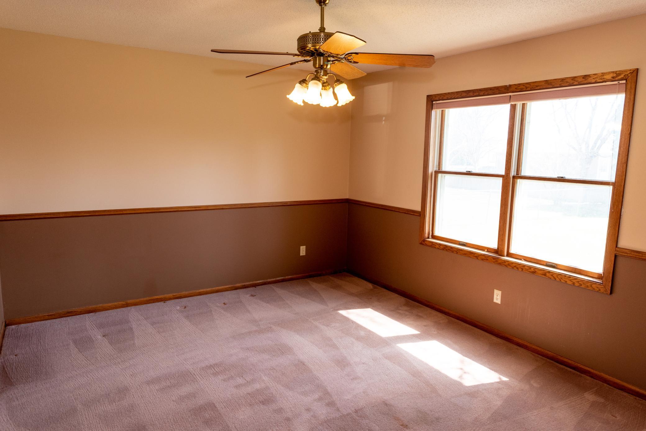 1216 Parkside Drive Property Photo 5