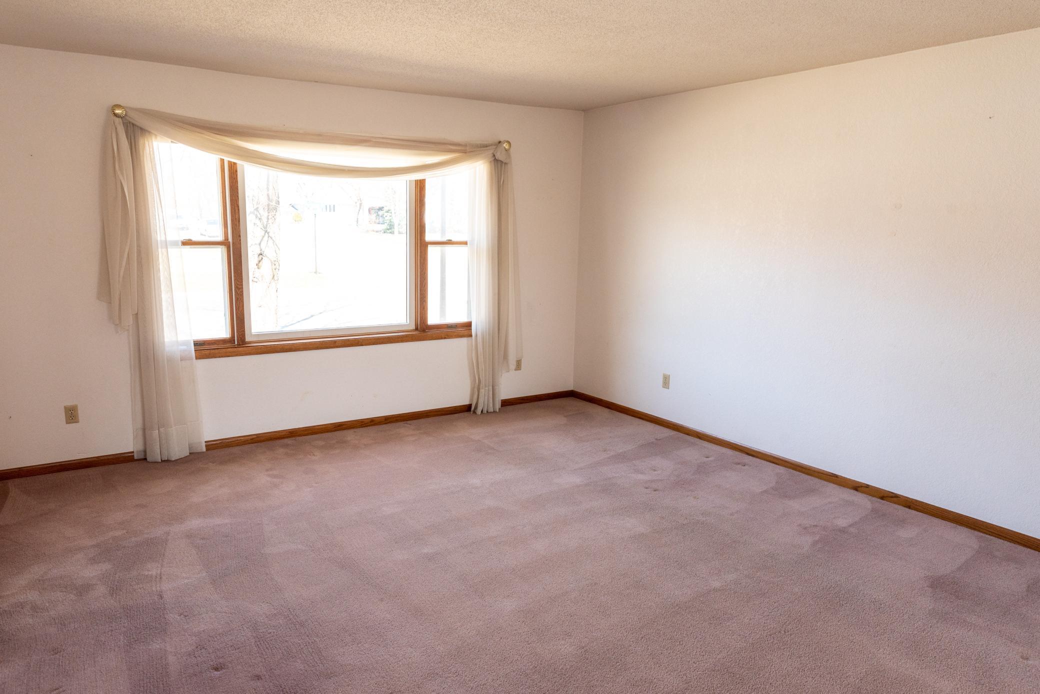 1216 Parkside Drive Property Photo 7