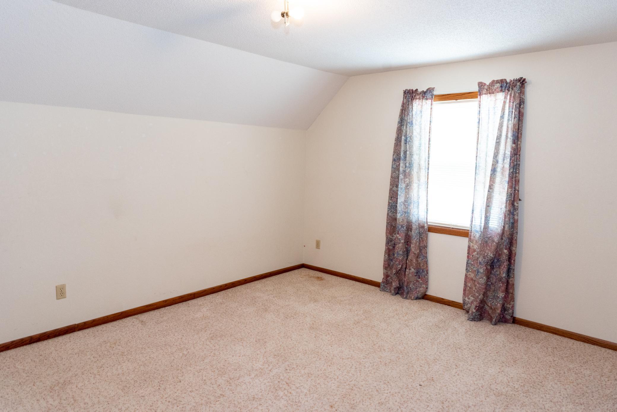 1216 Parkside Drive Property Photo 13