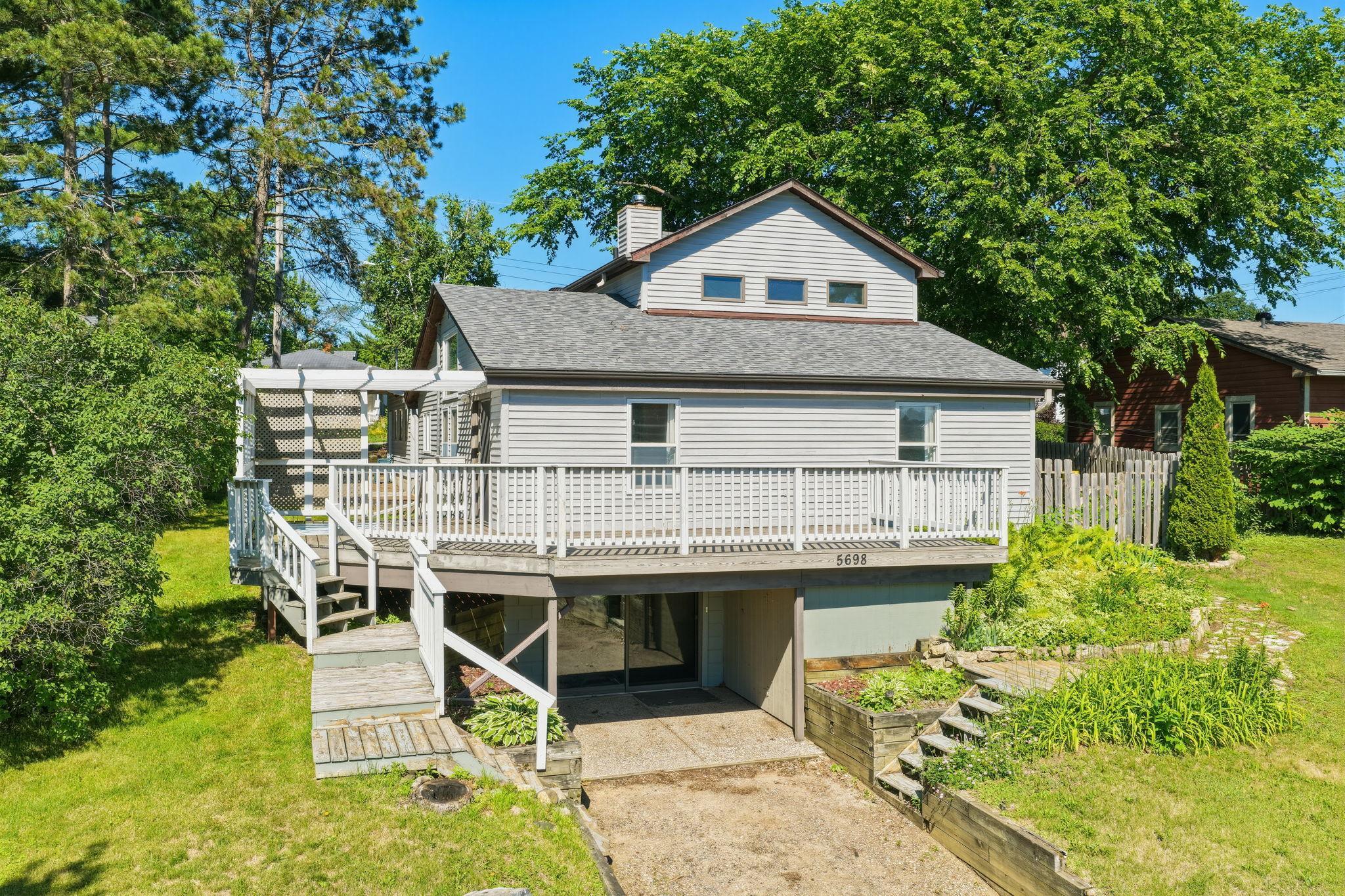 5698 Stagecoach Trail N Property Photo 1