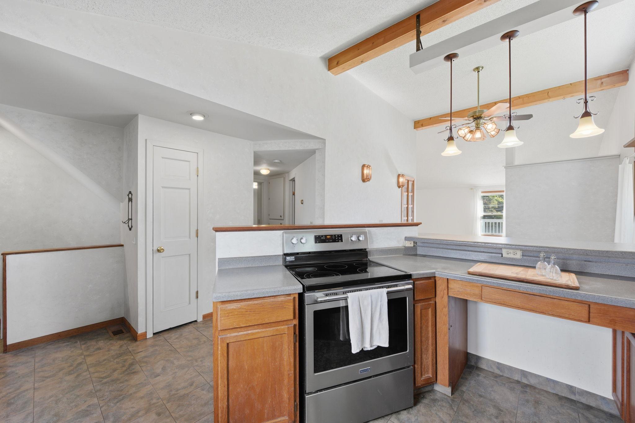 5698 Stagecoach Trail N Property Photo 9