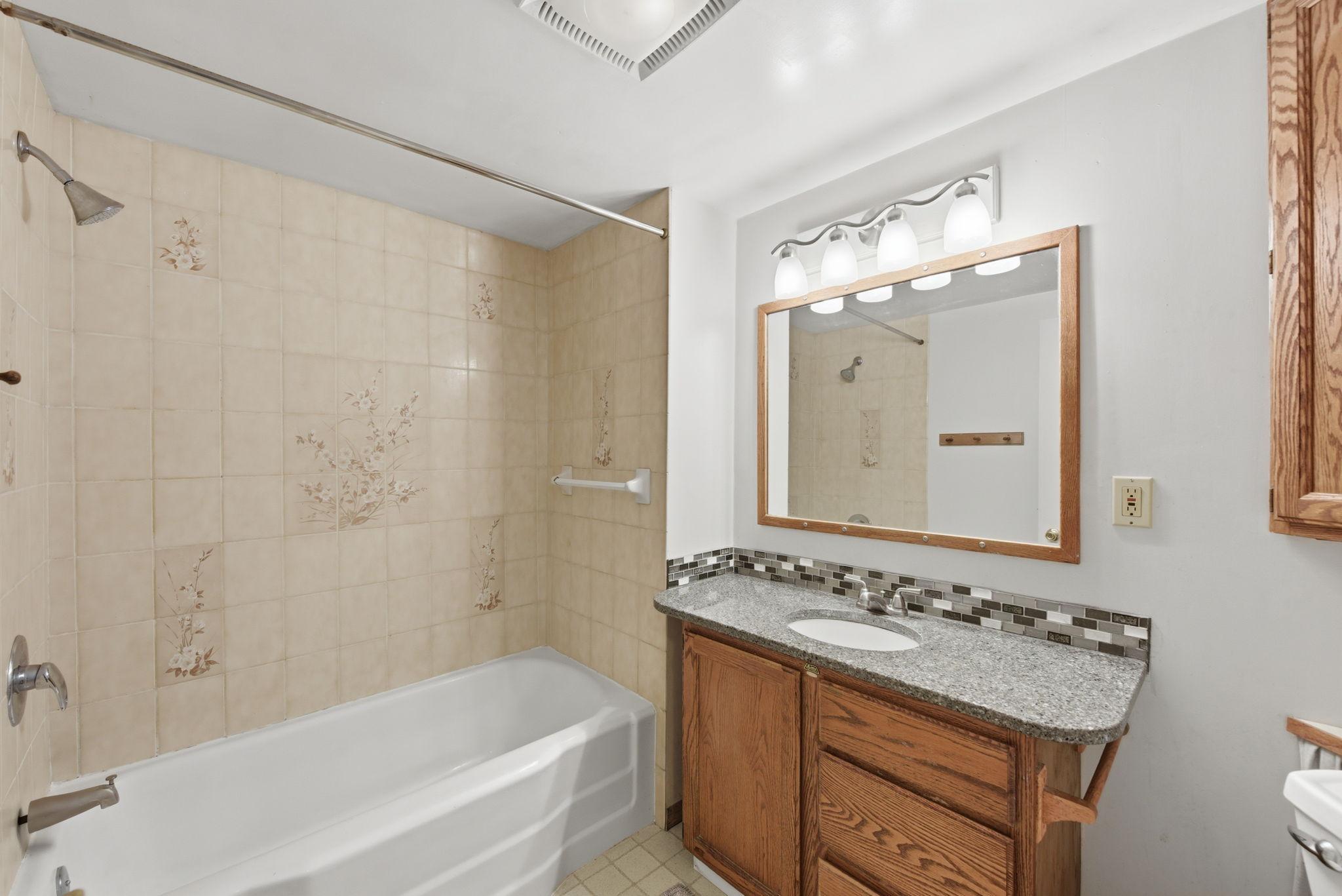 5698 Stagecoach Trail N Property Photo 14