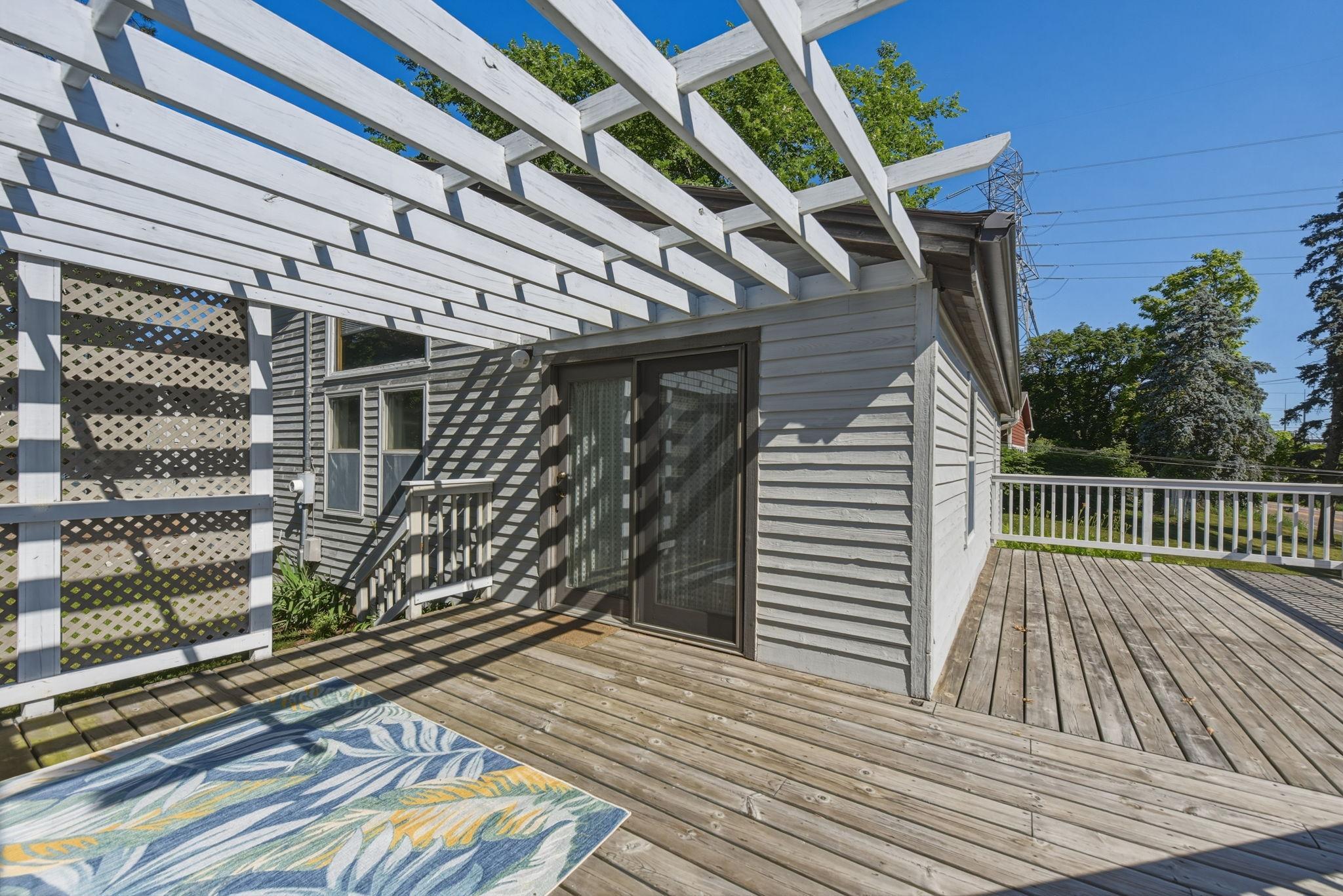 5698 Stagecoach Trail N Property Photo 26