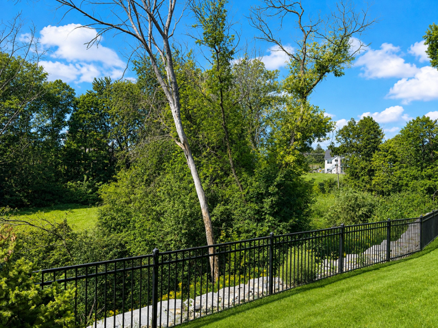 7356 Ambercrest Curve Property Photo 2