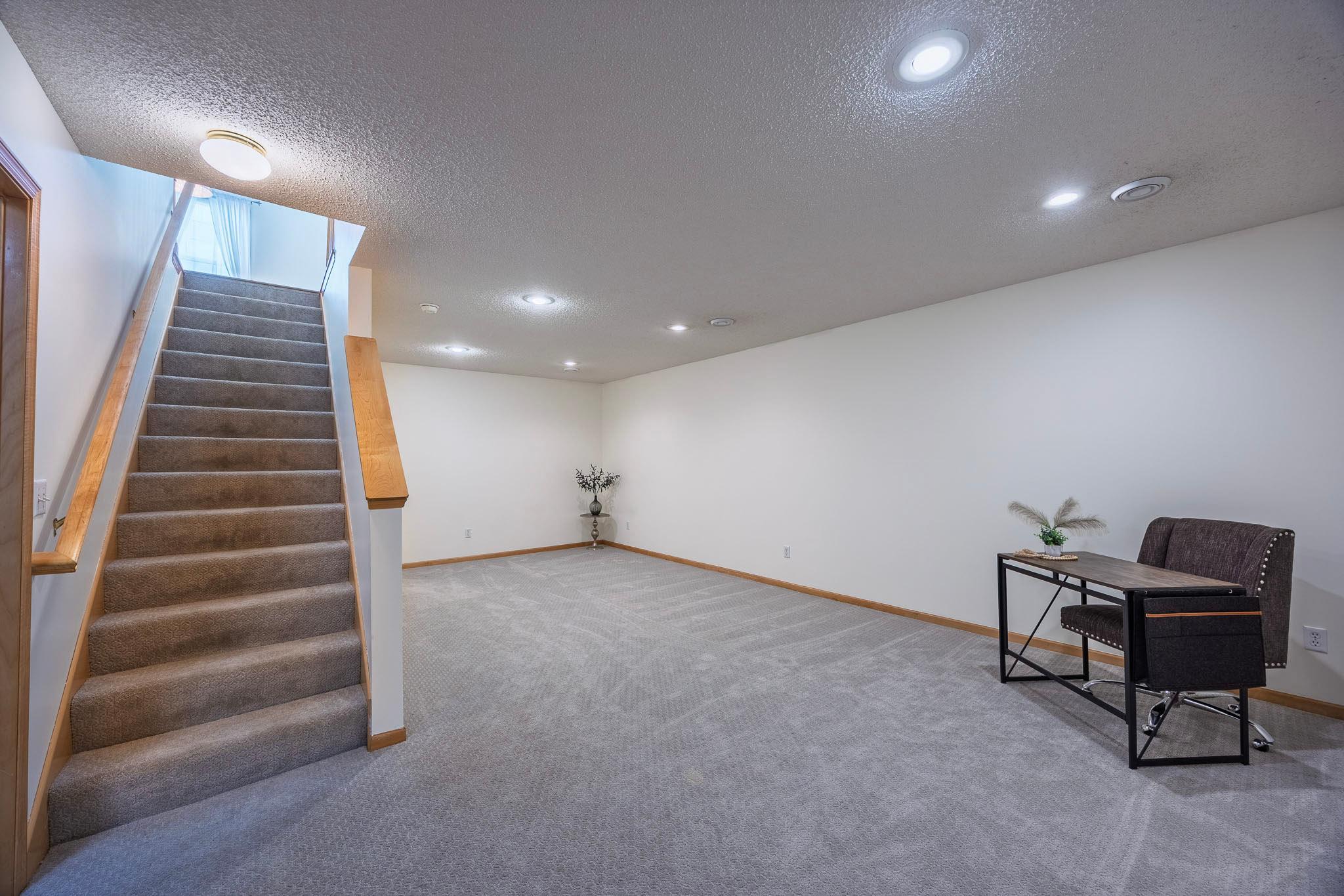 15066 Dundee Avenue Property Photo 25