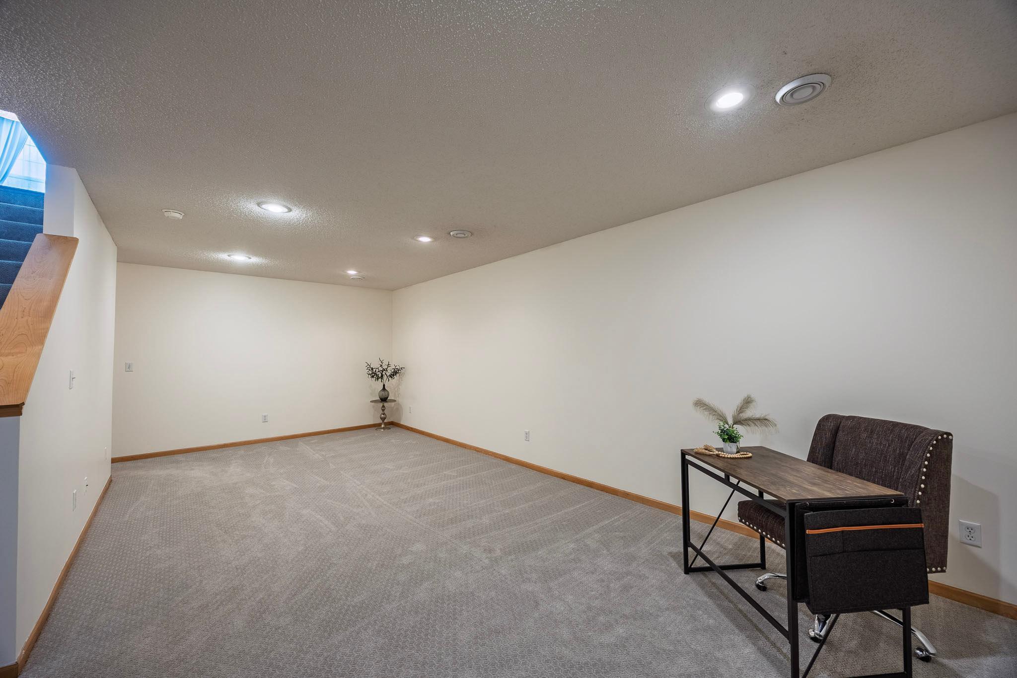 15066 Dundee Avenue Property Photo 26