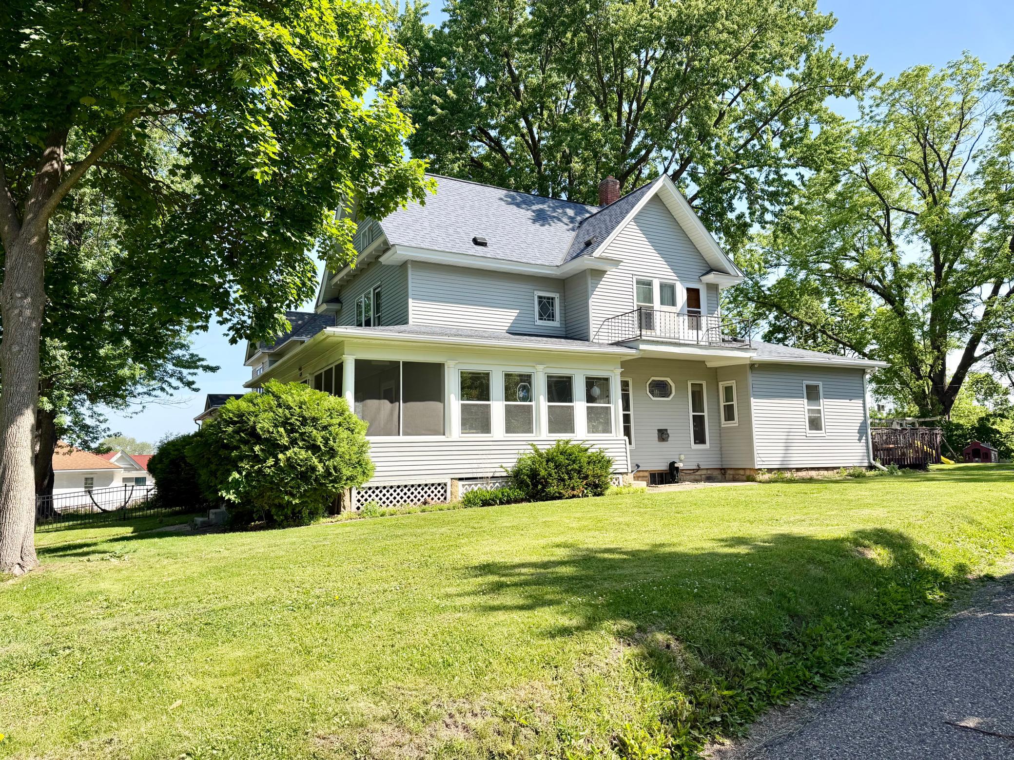 817 Central Avenue Property Photo 3