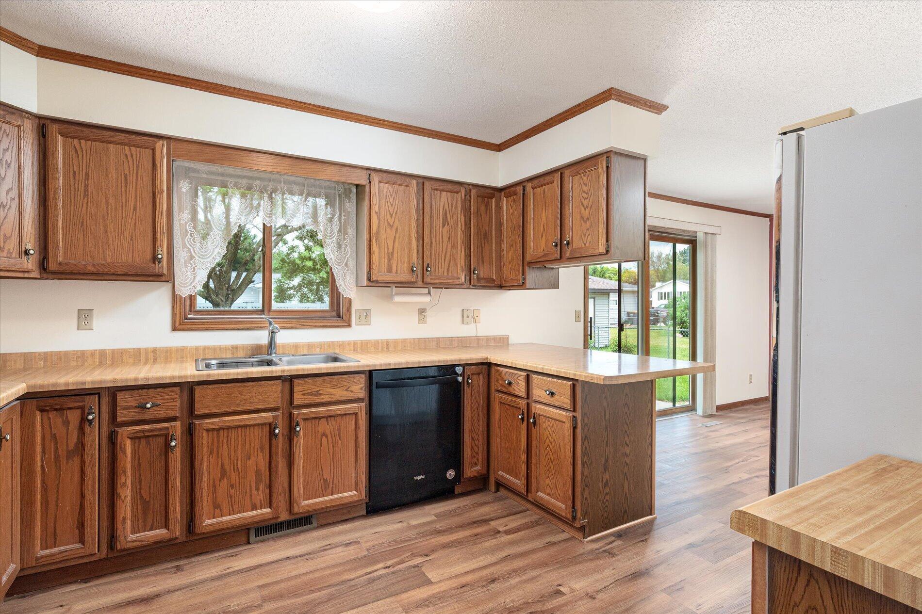 1206 Willow Street Property Photo 2
