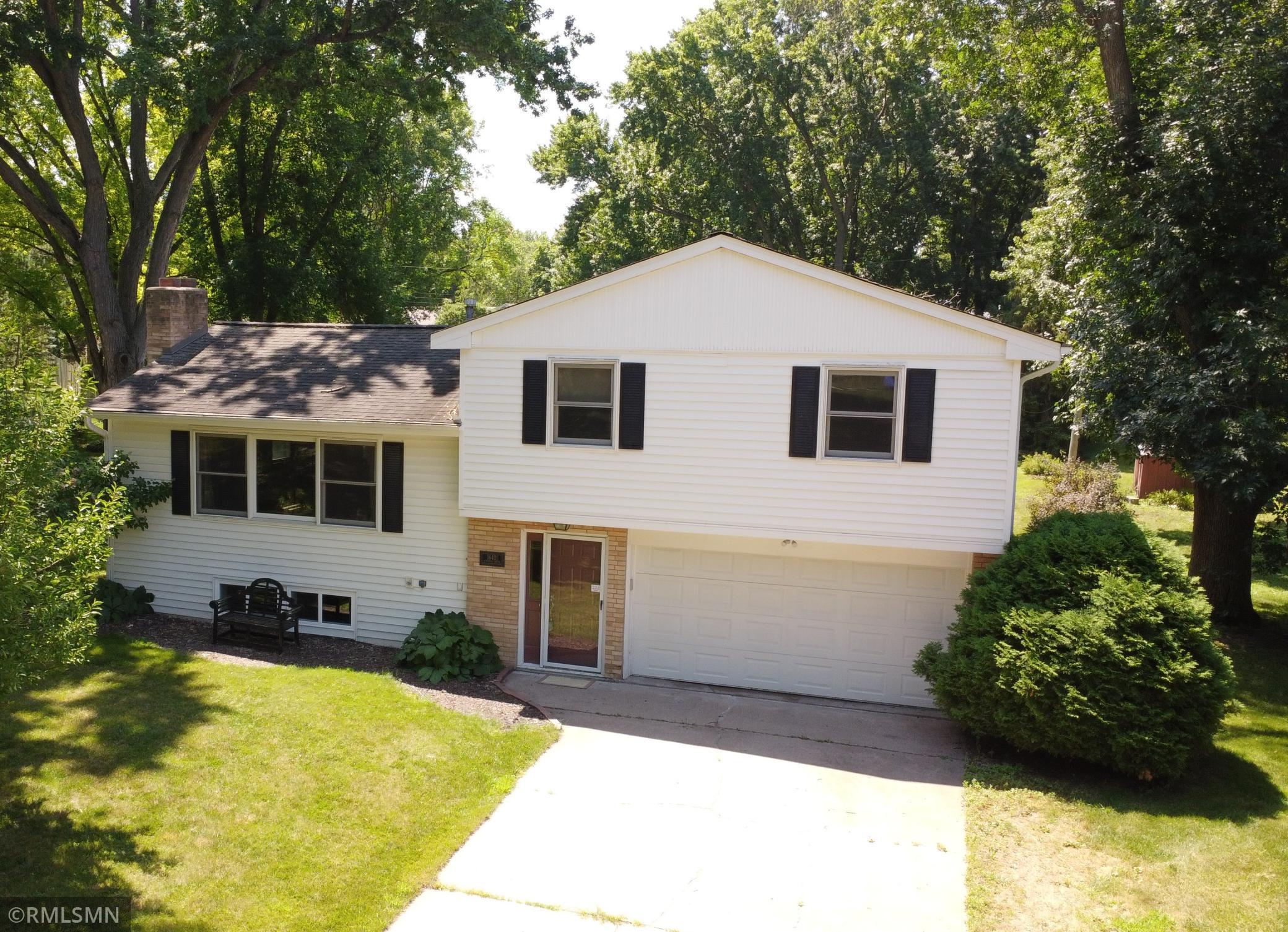 16401 Temple Drive S Property Photo 1