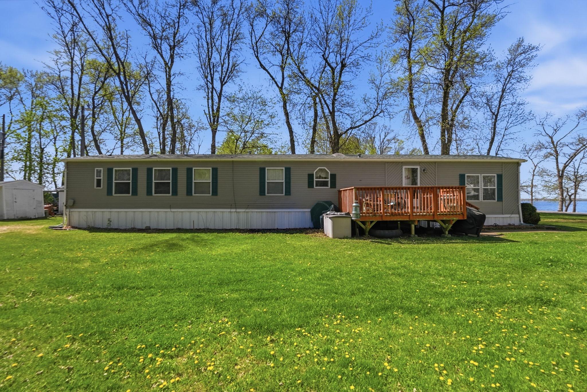 17596 Lake Street E Property Photo 1