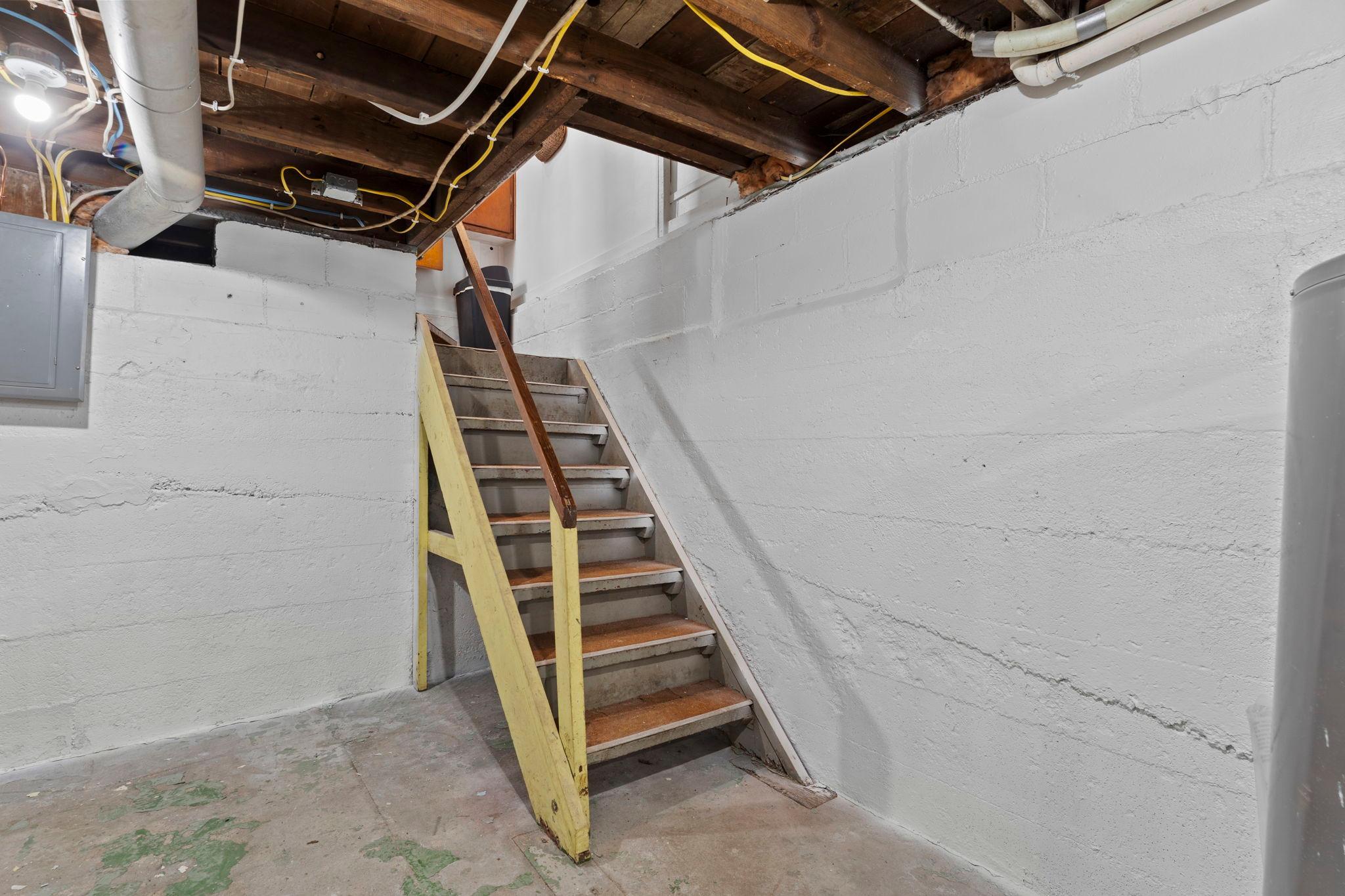 935 Hammond Property Photo 30
