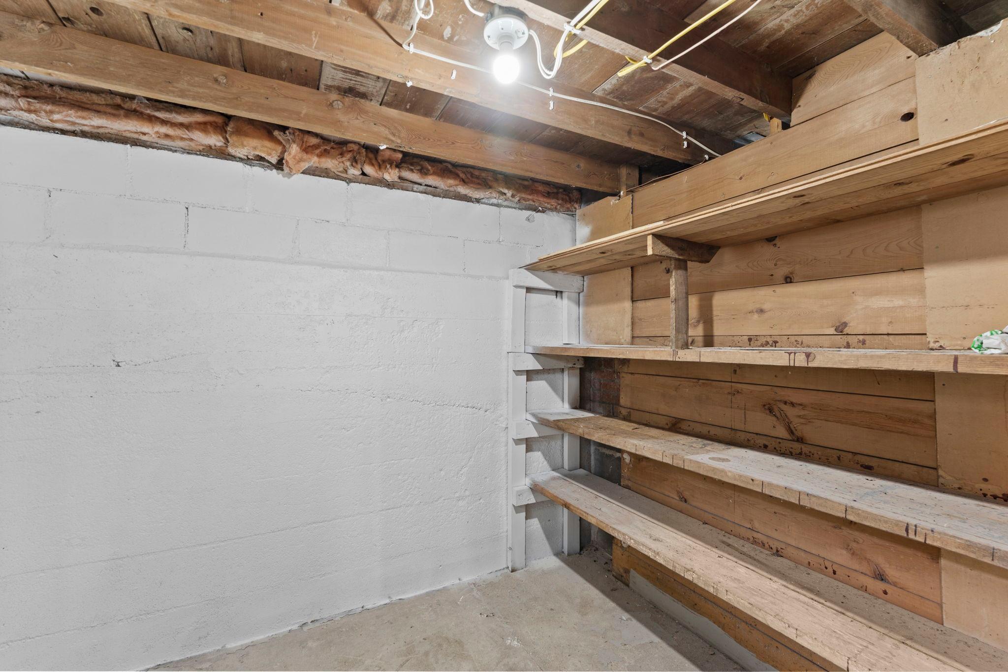 935 Hammond Property Photo 33