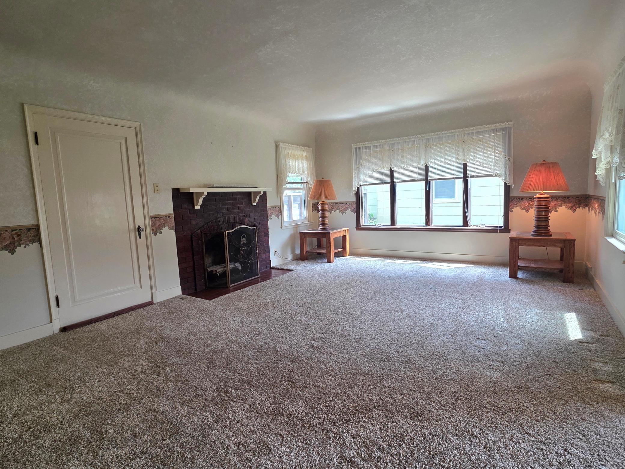 412 W Main Street Property Photo 4