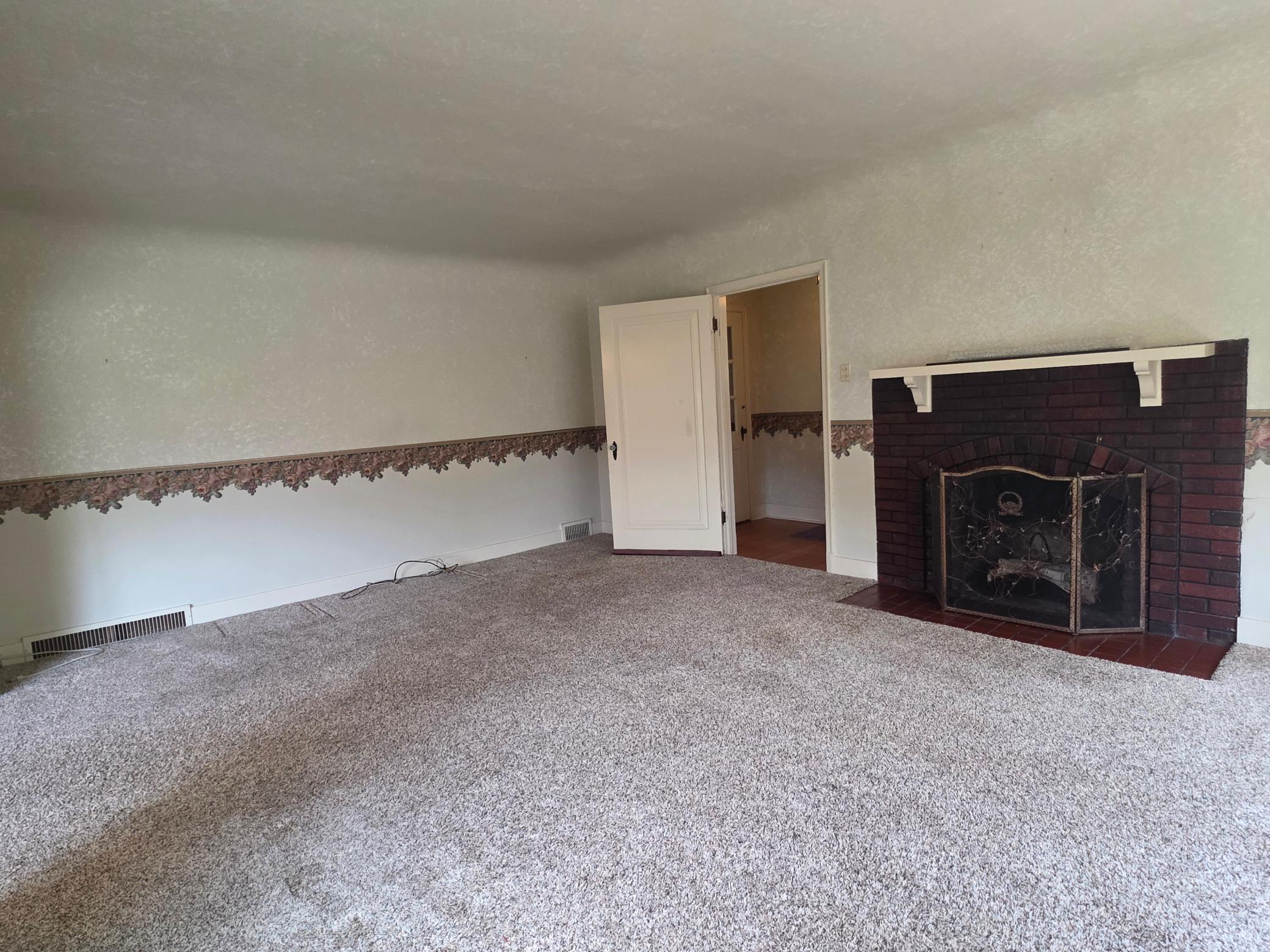 412 W Main Street Property Photo 6