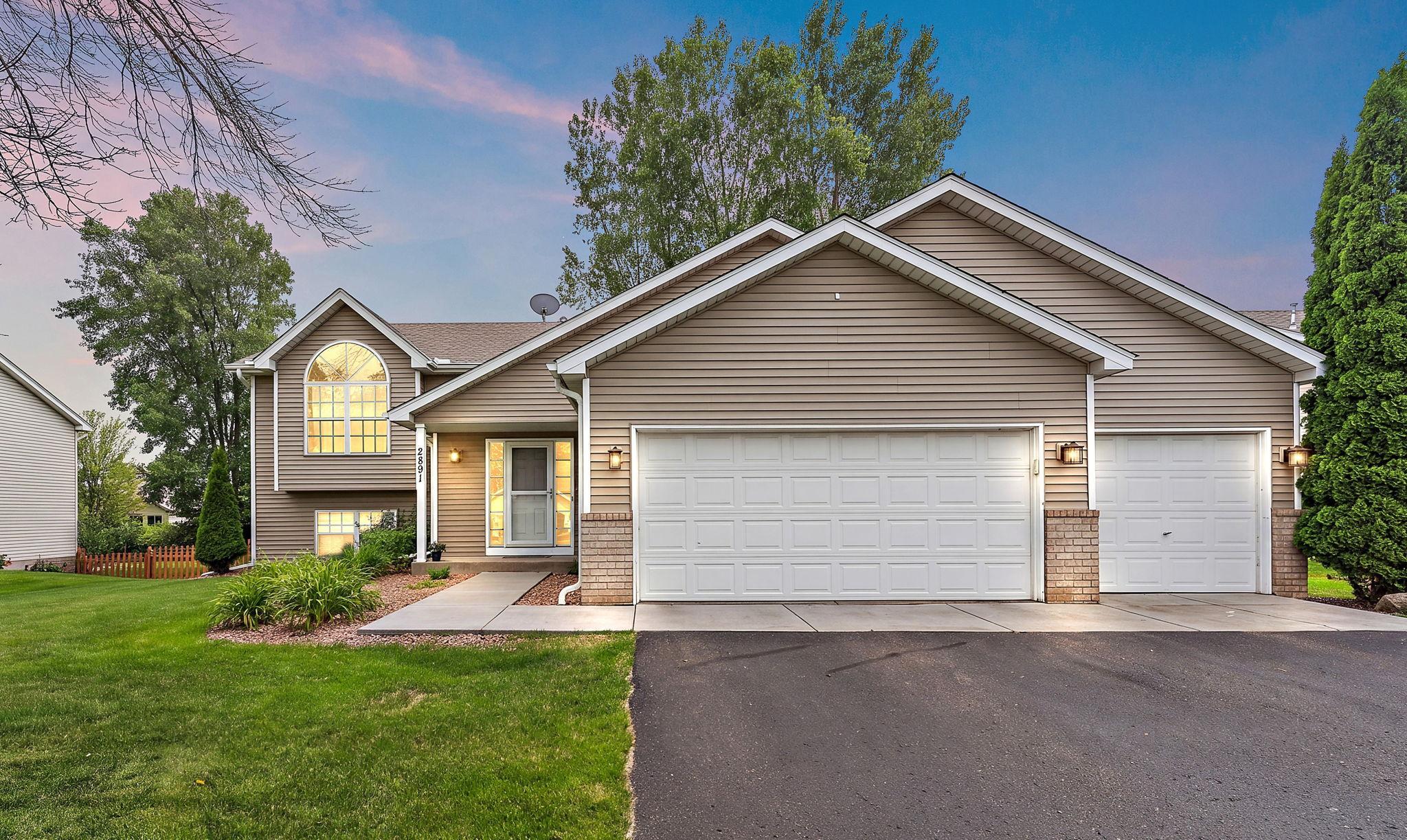 2891 Meadow Brook Drive Property Photo 1