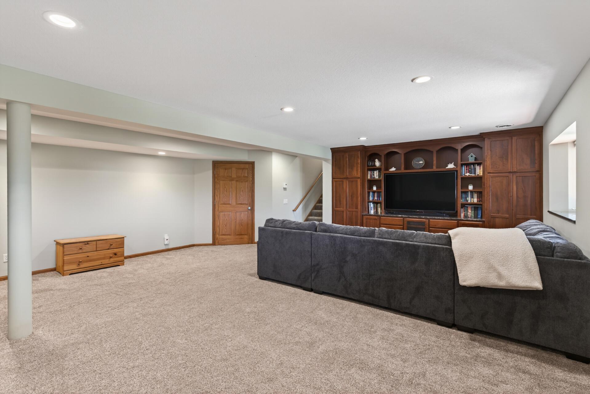 7148 Maryland Circle Property Photo 40