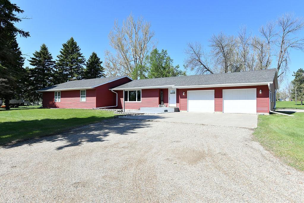347 4th Avenue W Property Photo 1