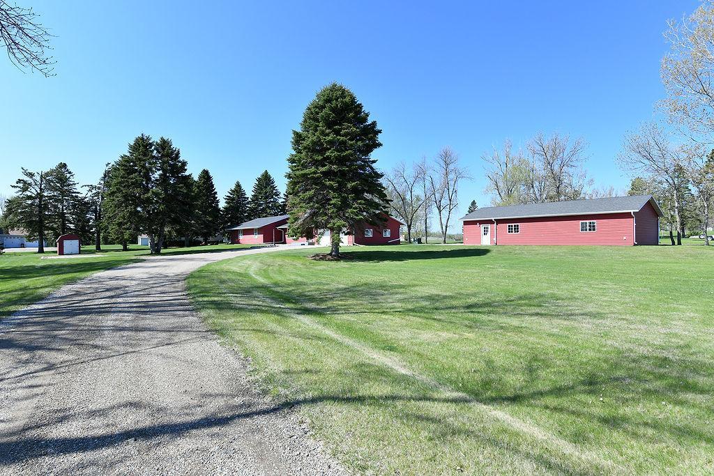 347 4th Avenue W Property Photo 3