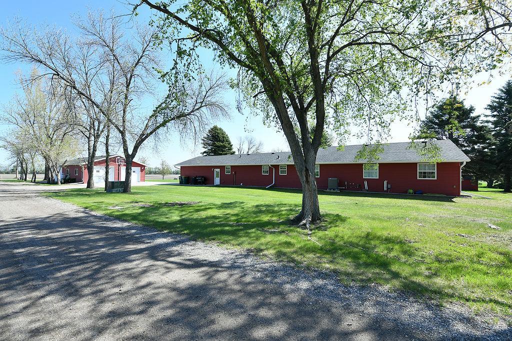 347 4th Avenue W Property Photo 4
