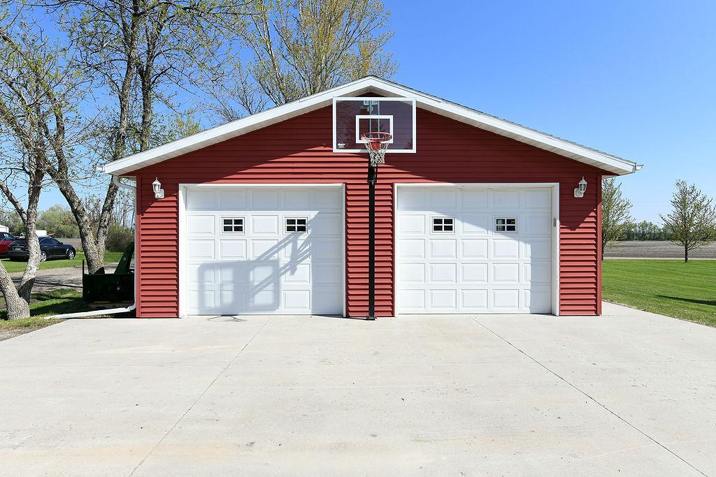 347 4th Avenue W Property Photo 6