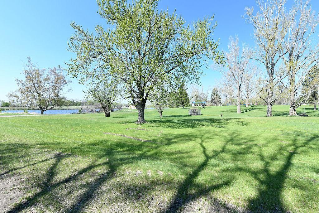 347 4th Avenue W Property Photo 10