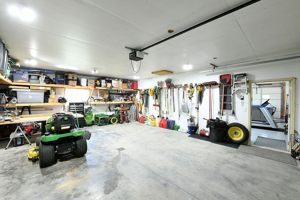 347 4th Avenue W Property Photo 16