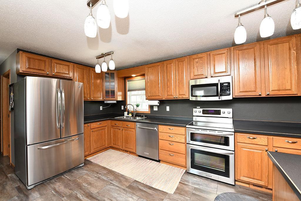 347 4th Avenue W Property Photo 22