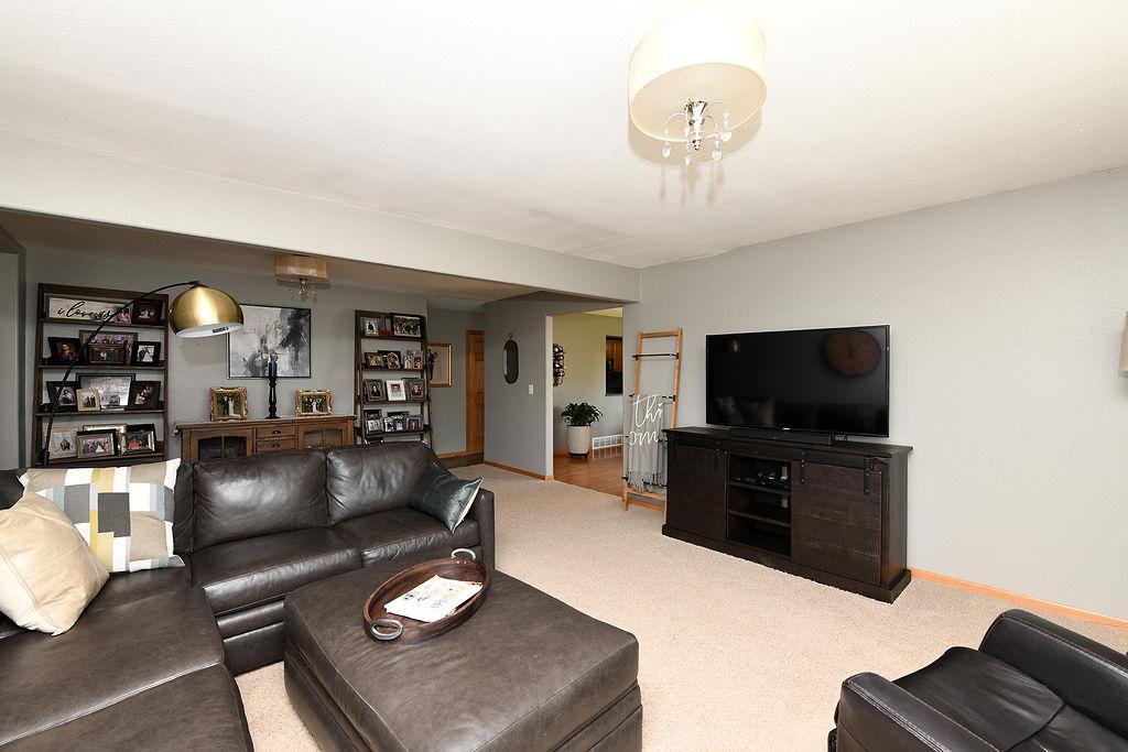 347 4th Avenue W Property Photo 27