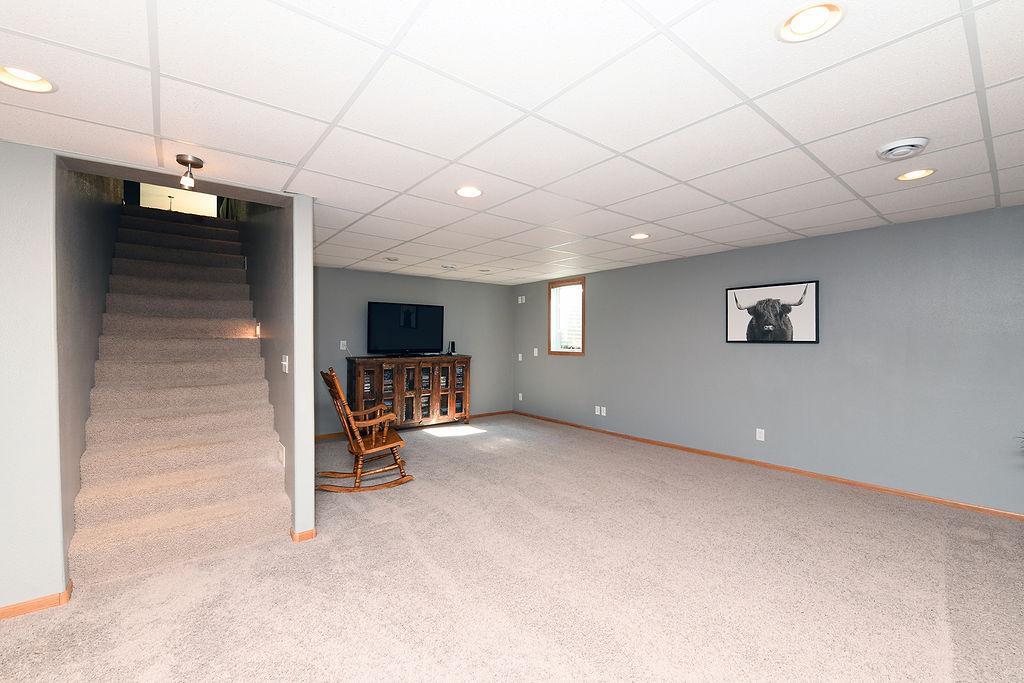 347 4th Avenue W Property Photo 28
