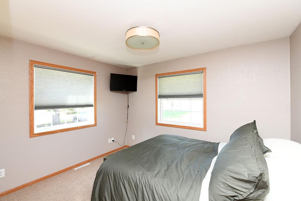 347 4th Avenue W Property Photo 38